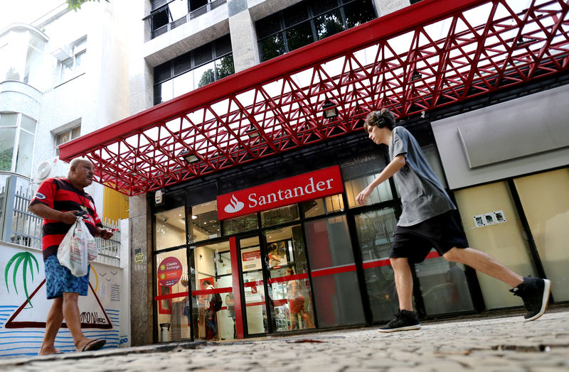 Santander Brasil vê pressão sobre margem financeira nos próximos trimestres