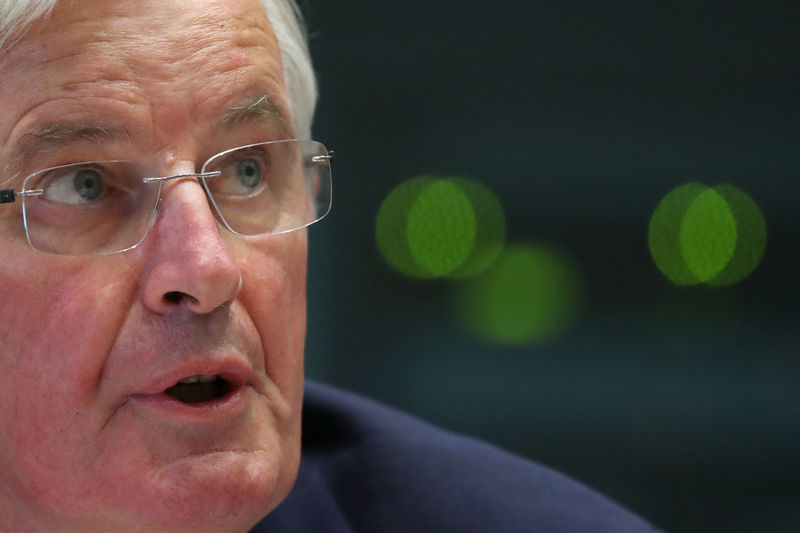 Barnier diz que risco de Brexit sem acordo persiste e que conversas comerciais serão &quot;difíceis&quot;