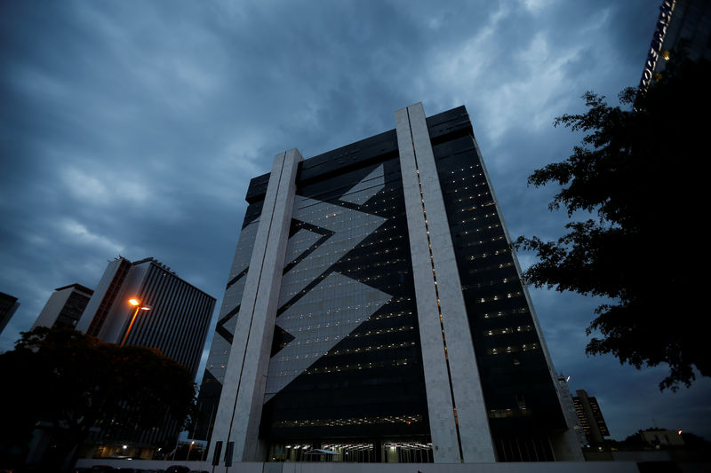 © Reuters. The central bank headquarters building is seen in Brasilia
