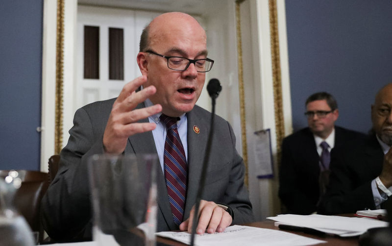 © Reuters. U.S. House of Representatives Rules Committee Chairman James McGovern holds resolution markup on Trump impeachment inquiry on Capitol Hill in Washington