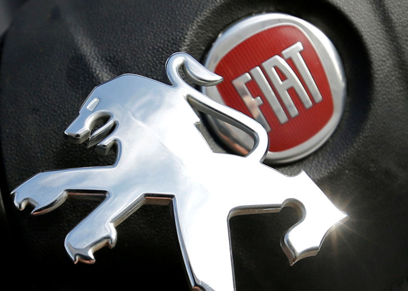 © Reuters. Peugeot e Fiat anunciam fusão para criar 4ª maior montadora do mundo