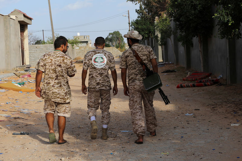 جمود الحرب في ليبيا مع تباين وتيرة الاشتباكات حول طرابلس