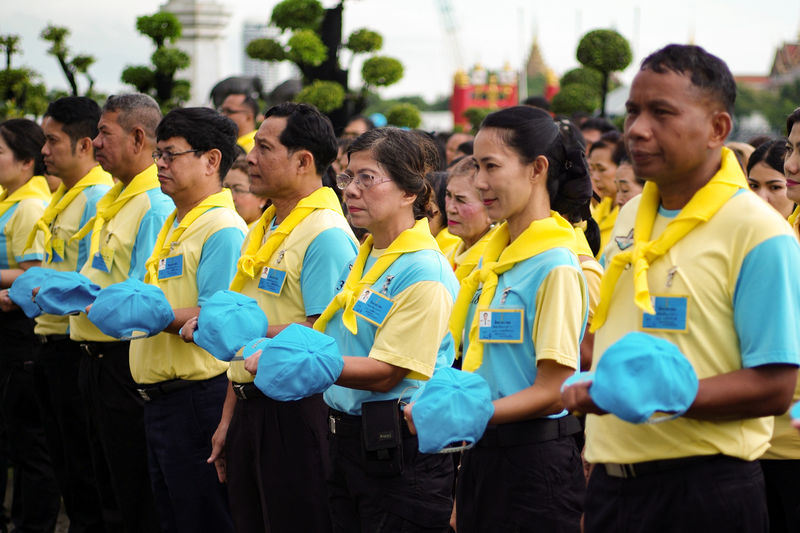 Thai king creates boot camp-style 'unity' courses