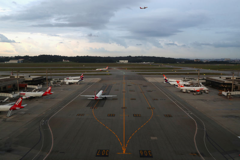 ANÁLISE-Por que a tentativa do Brasil de atrair aéreas de baixo custo pode falhar