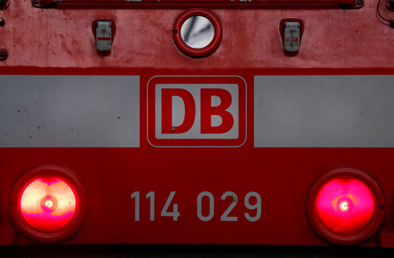 © Reuters. A locomotive engine of German railway Deutsche Bahn is seen at the main train station in Frankfurt