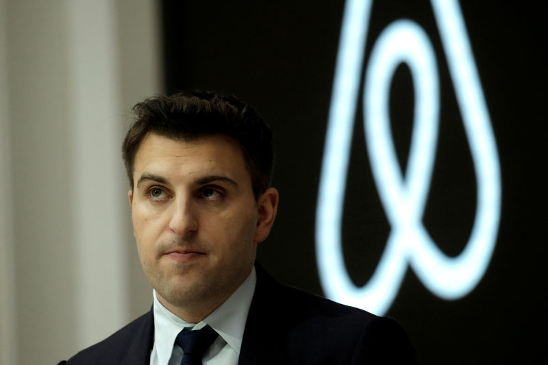 © Reuters. FILE PHOTO: Brian Chesky, CEO and Co-founder of Airbnb, speaks to the Economic Club of New York at a luncheon at the New York Stock Exchange (NYSE) in New York