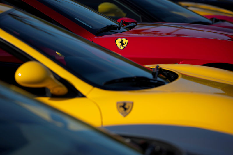 © Reuters. FILE PHOTO: A group of Ferrari owners park their cars to show on display at the SVGT car enthusiast gathering in San Diego, California