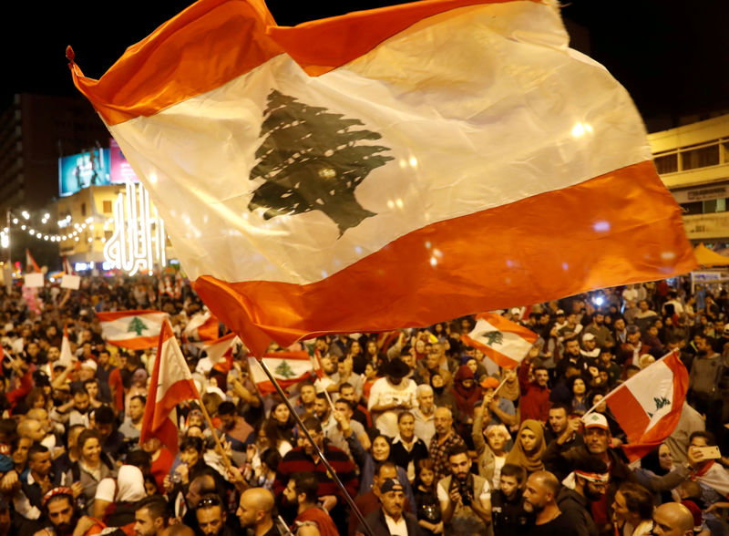 في احتجاجات لبنان الواسعة.. طرابلس تضبط الإيقاع