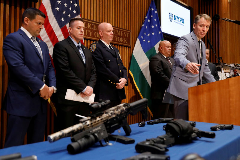 © Reuters. FILE PHOTO: New York City Police Department Chief of Detectives and Chief of Crime Control Strategies Shea speaks at a news conference in New York