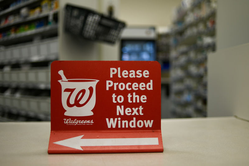 © Reuters. A sign rests on a counter at a Walgreens pharmacy store in Austin, Texas
