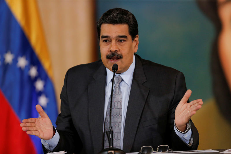 © Reuters. أمريكا تفرض عقوبات على 5 مسؤولين من فنزويلا