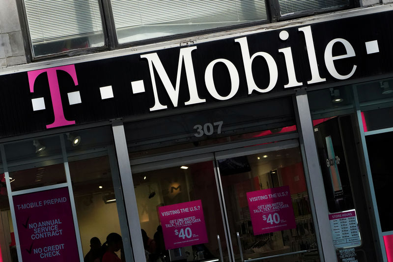 © Reuters. FILE PHOTO: A T-Mobile store is pictured in the Manhattan borough of New York