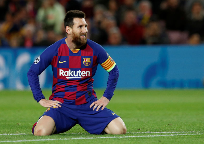 © Reuters. برشلونة بلا أنياب يتعادل على أرضه أمام سلافيا براج