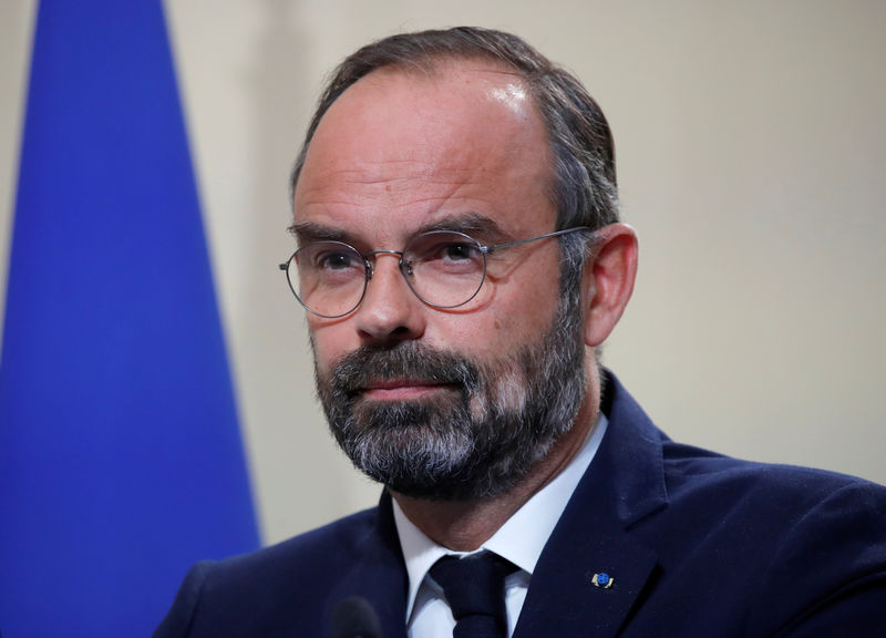 Francia fijará cuotas para profesionales inmigrantes, según el primer ministro