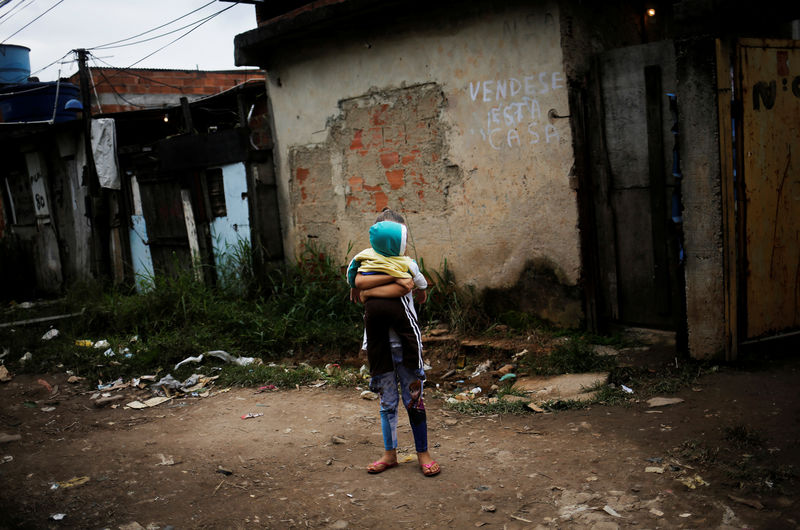 Extrema pobreza tem recorde e atinge mais de 13 milhões de pessoas em 2018, diz IBGE