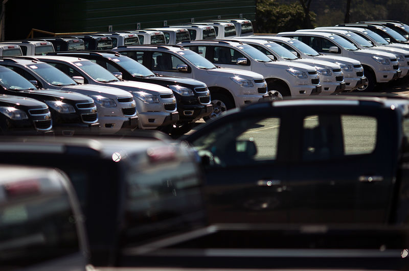 Produção de veículos do Brasil cresce em outubro e vendas avançam ante setembro
