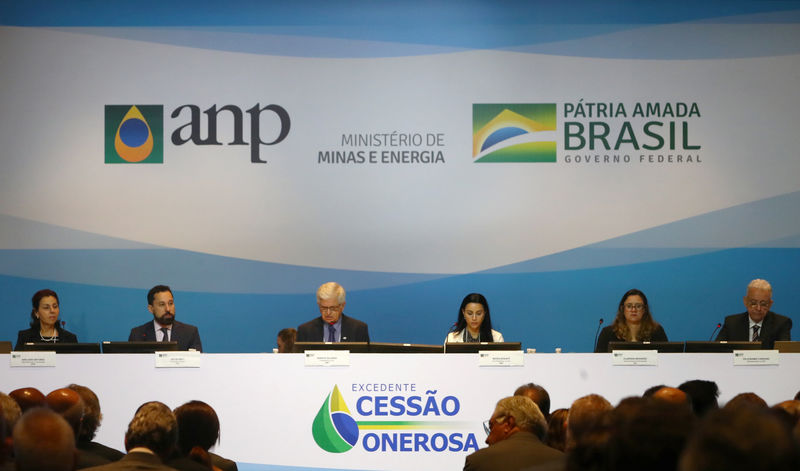 Leilão do pré-sal frustra por atrair apenas Petrobras e chinesas, mas levanta R$70 bi