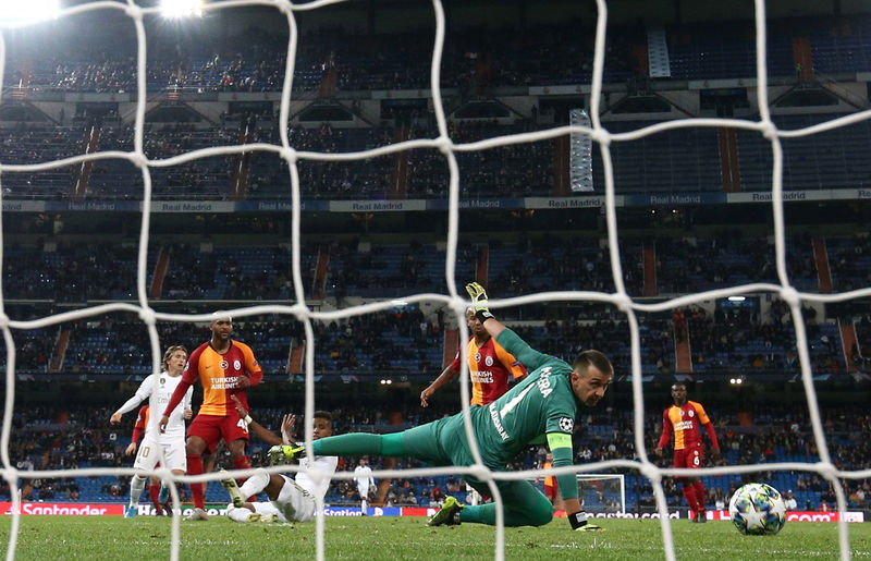 © Reuters. رودريجو المتألق يقود ريال مدريد لفوز 6-صفر على غلطة سراي