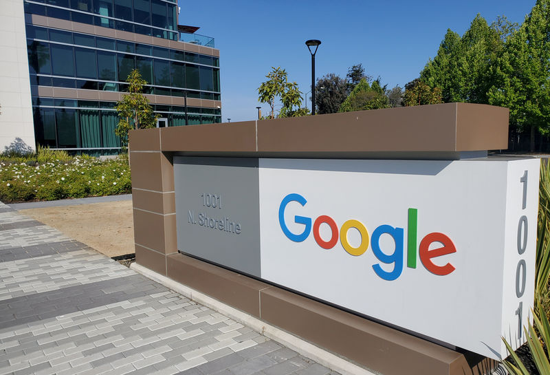 © Reuters. FILE PHOTO: FILE PHOTO: A sign is pictured outs a Google offcie near the company's headquarters in Mountain View, California