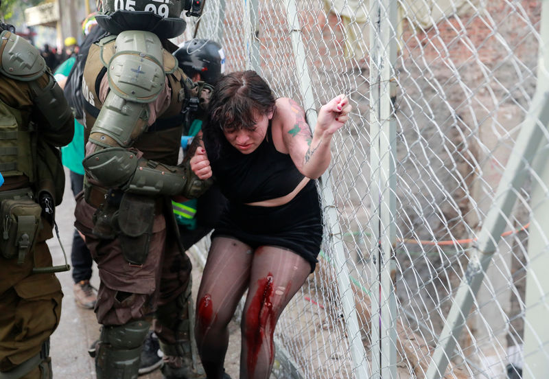 Chile investigará a 14 policías por torturas durante la ola de protestas