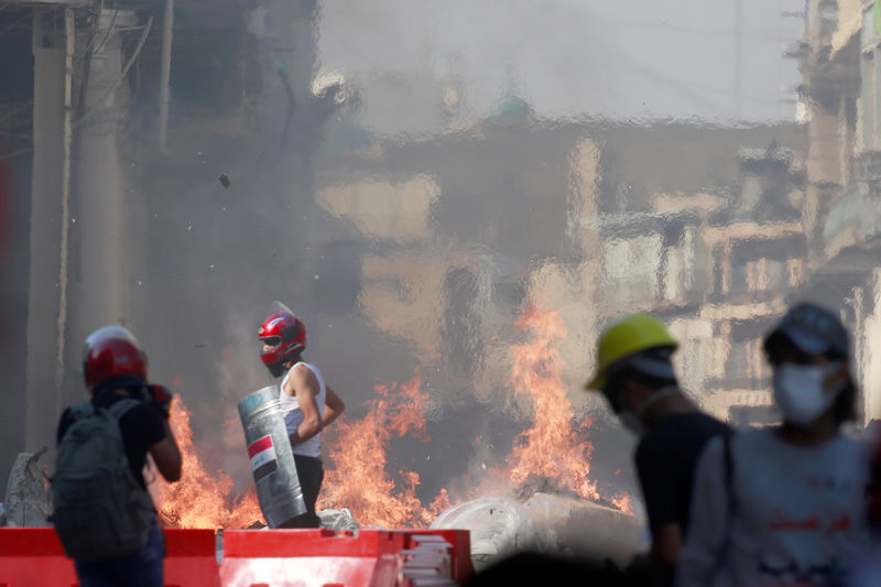 Forças de segurança disparam contra manifestantes e matam 4 em Bagdá