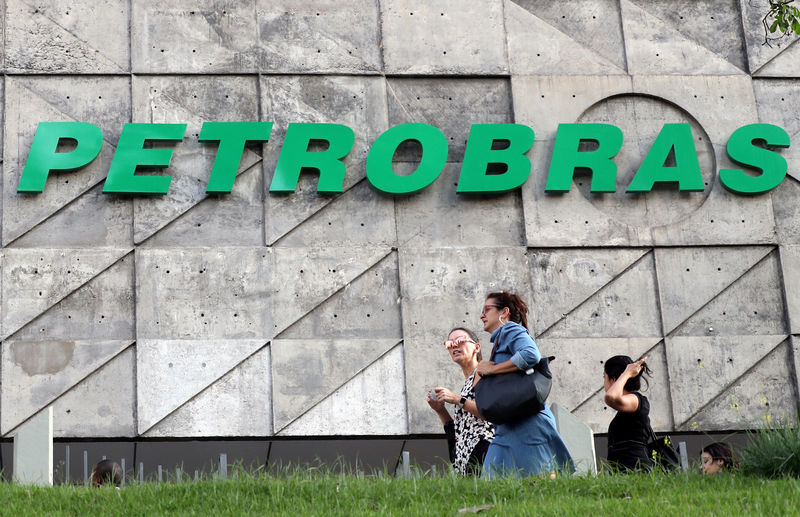 Petrobras usará caixa e pode acessar financiamentos para bancar leilões do pré-sal