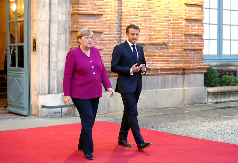 Macron rencontrera Merkel dimanche à Berlin pour réfléchir au projet européen