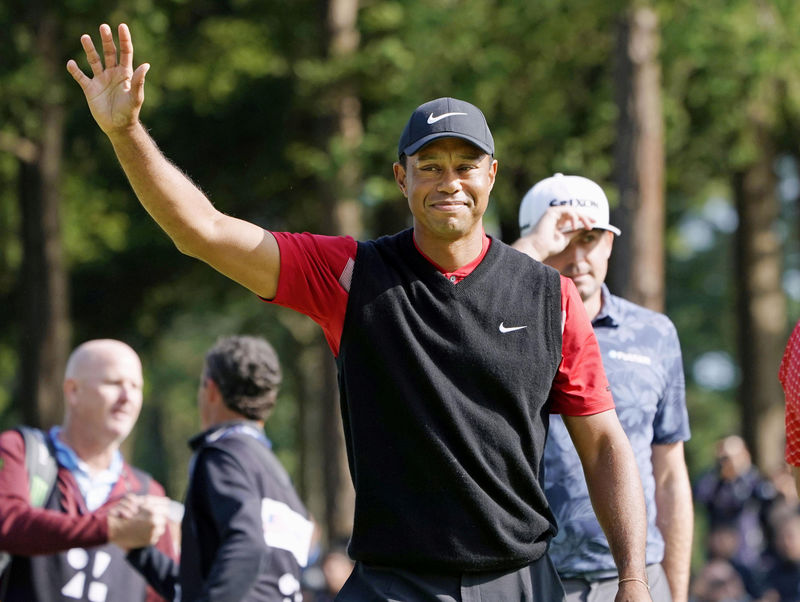 © Reuters. Tiger Woods celebrates to win the final round of the Zozo Championship, a PGA Tour event, at Narashino Country Club in Inzai, Japan