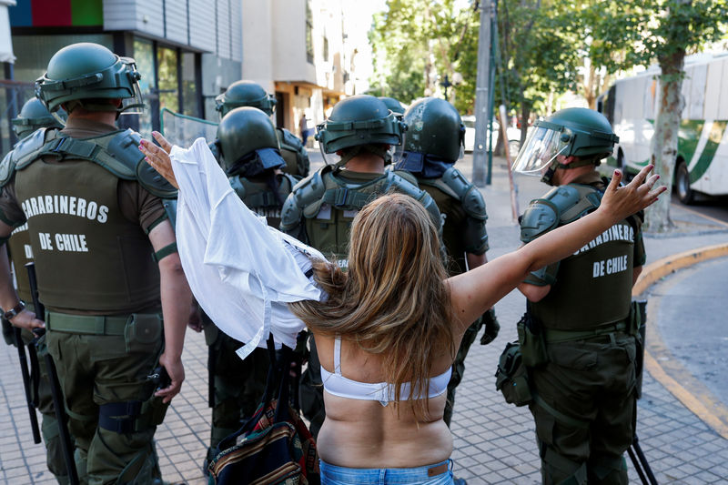 Piñera endurece su postura frente a la ola de protestas en Chile