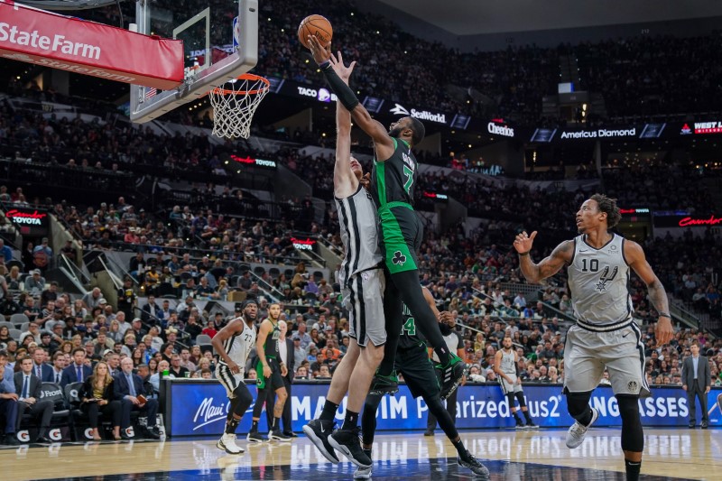 NBA roundup: Celtics lose Hayward, keep win streak going