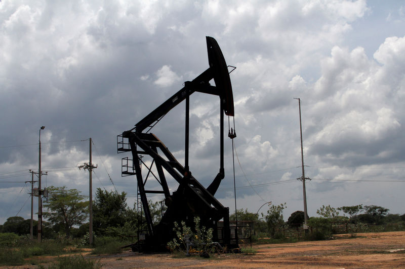 © Reuters. Oil pumpjack is seen in La Canada de Urdaneta