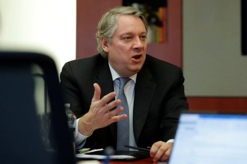 © Reuters. Dan Ivascyn, group chief investment officer for PIMCO, speaks during a Reuters investment summit in New York City