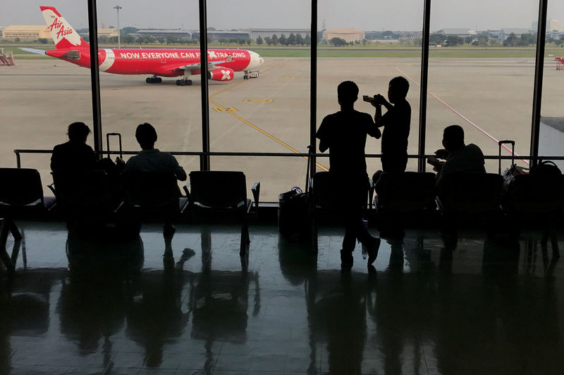 AirAsia transfers some Kuala Lumpur-Singapore slots to long-haul service