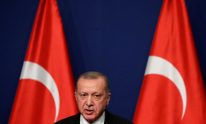 التلفزيون الرسمي: تركيا تبدأ ترحيل أسرى من متشددي الدولة الإسلامية