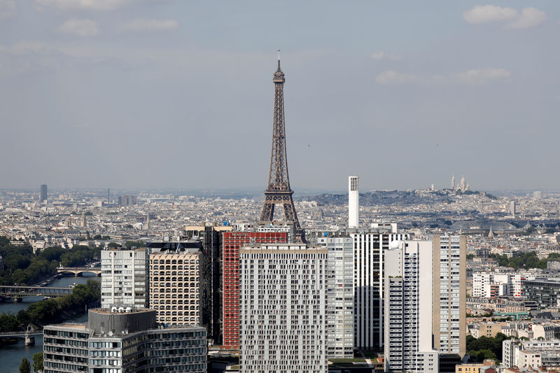 French fourth quarter GDP growth will slip to 0.2%, Bank of France estimates