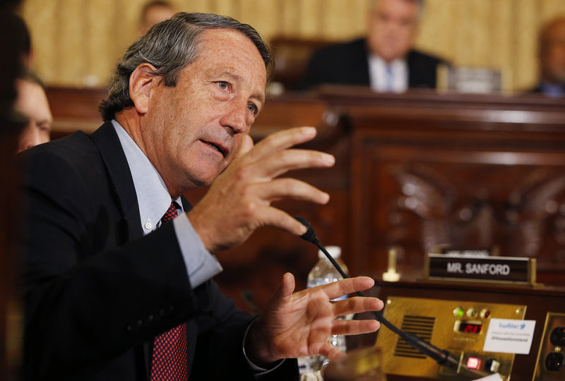 © Reuters. U.S. Rep. Sanford questions U.S. Department of Homeland Security Secretary Johnson on Obama's executive action on immigration at Capitol Hill in Washington