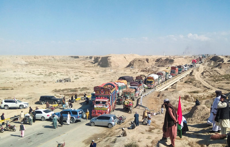 Pakistan anti-government protesters block highway in campaign to oust PM