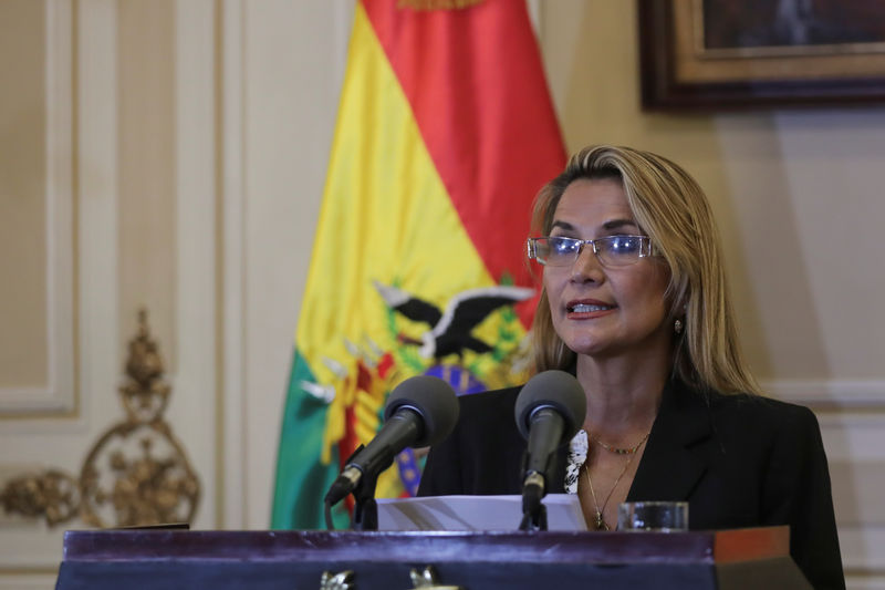 Bolivie: Añez promet une nouvelle présidentielle dès que possible