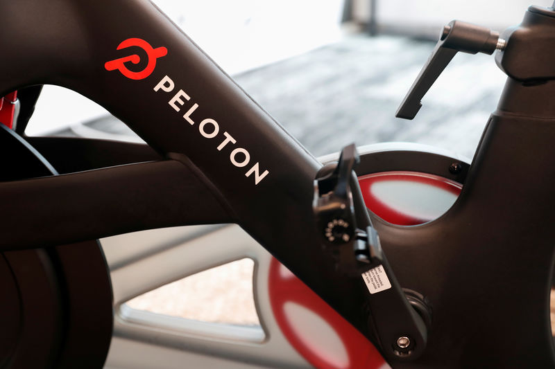 © Reuters. A Peloton exercise bike is seen after the ringing of the opening bell for the company's IPO at the Nasdaq Market site in New York City