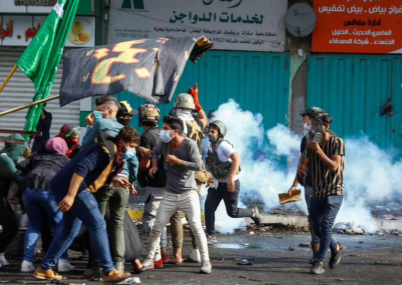المحتجون الشبان بالعراق: لن نرحل حتى لو استمرت الاحتجاجات 40 عاما