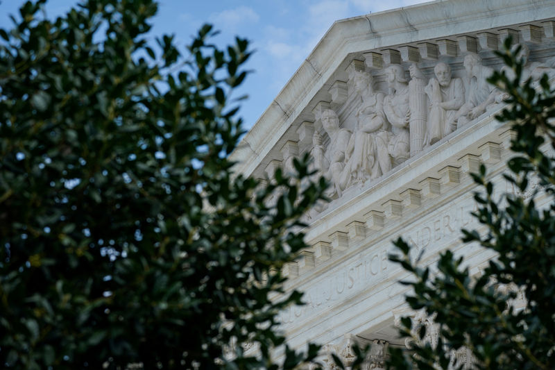 © Reuters. FILE PHOTO: Scenes from the Exterior of the U.S. Supreme Court