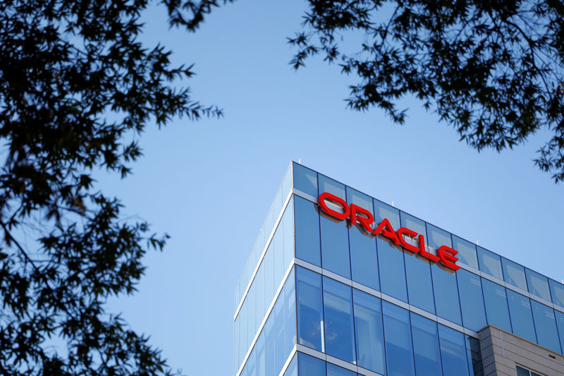 © Reuters. FILE PHOTO: An exterior view of the Oracle Field Office in Arlington, Virginia.