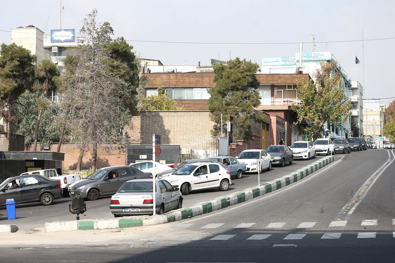 © Reuters. وكالة: مقتل شخص في احتجاجات على رفع أسعار الوقود في إيران