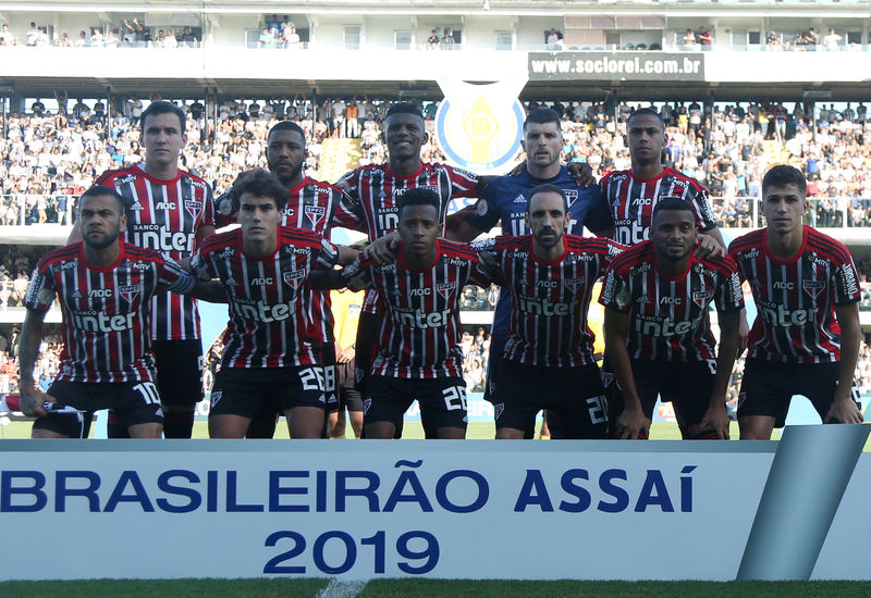 Alves goal secures point for Sao Paulo against Santos