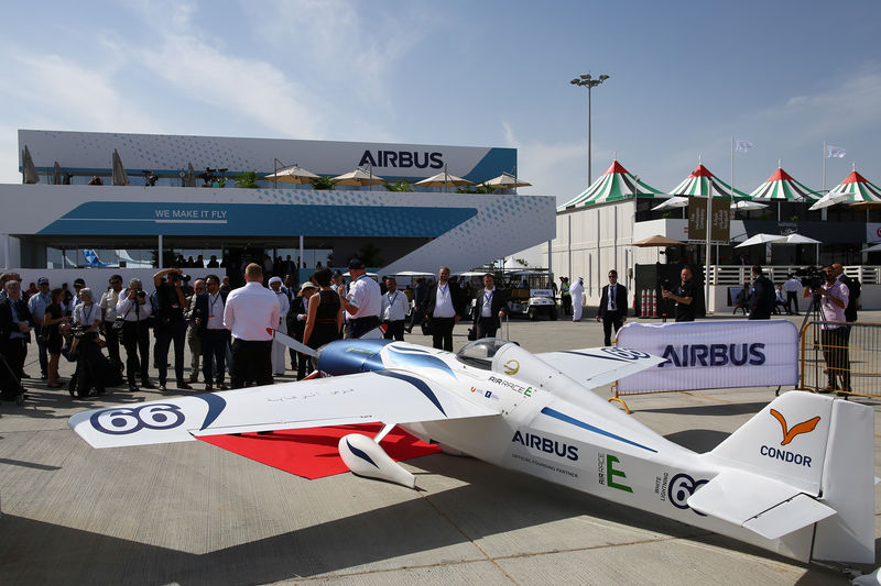 © Reuters. The Air Race electric racing aircraft is on display during the first day of Dubai Air Show in Dubai
