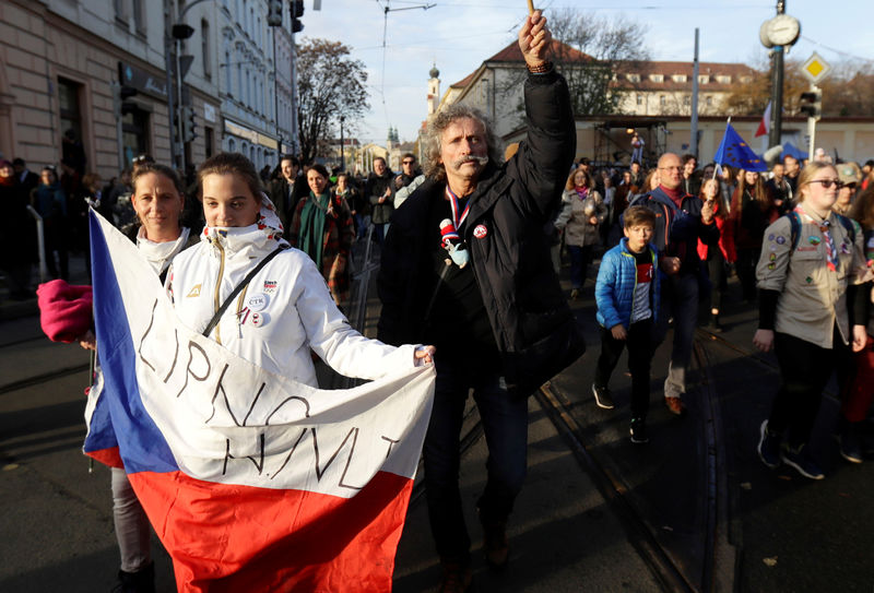 Czechs celebrate Velvet Revolution anniversary with music and marches