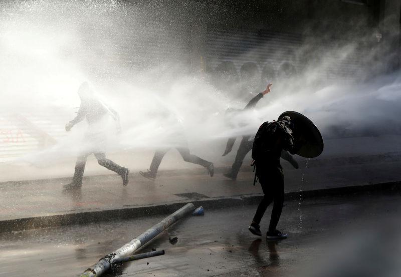 El organismo chileno de Derechos Humanos denuncia que la policía evitó que se auxiliara a un manifestante agónico