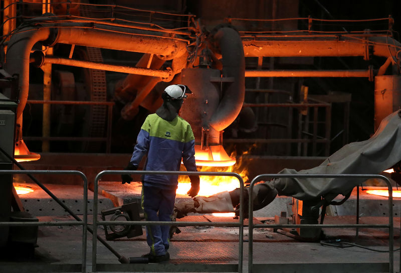 © Reuters. A worker is seen at the Tata steel plant in Ijmuiden