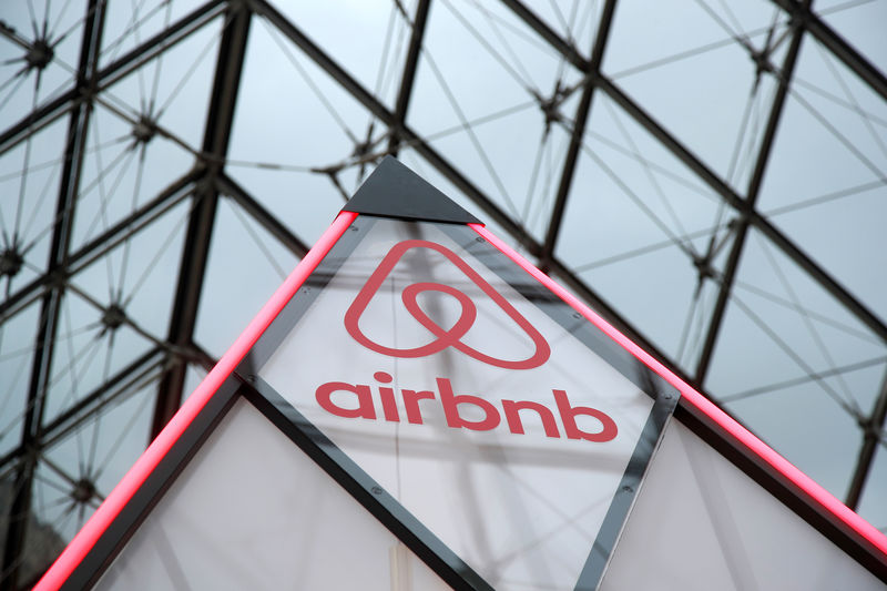 © Reuters. Airbnb logo is seen on a little mini pyramid under the glass Pyramid of the Louvre museum in Paris