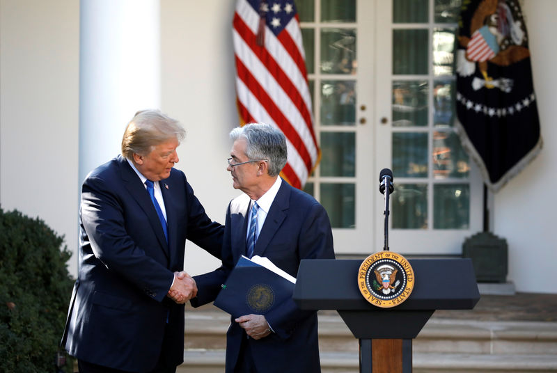 © Reuters. FILE PHOTO: U.S. President Donald Trump shakes hands with Jerome Powell, his nominee to become chairman of the U.S. Federal Reserve at the White House in Washington